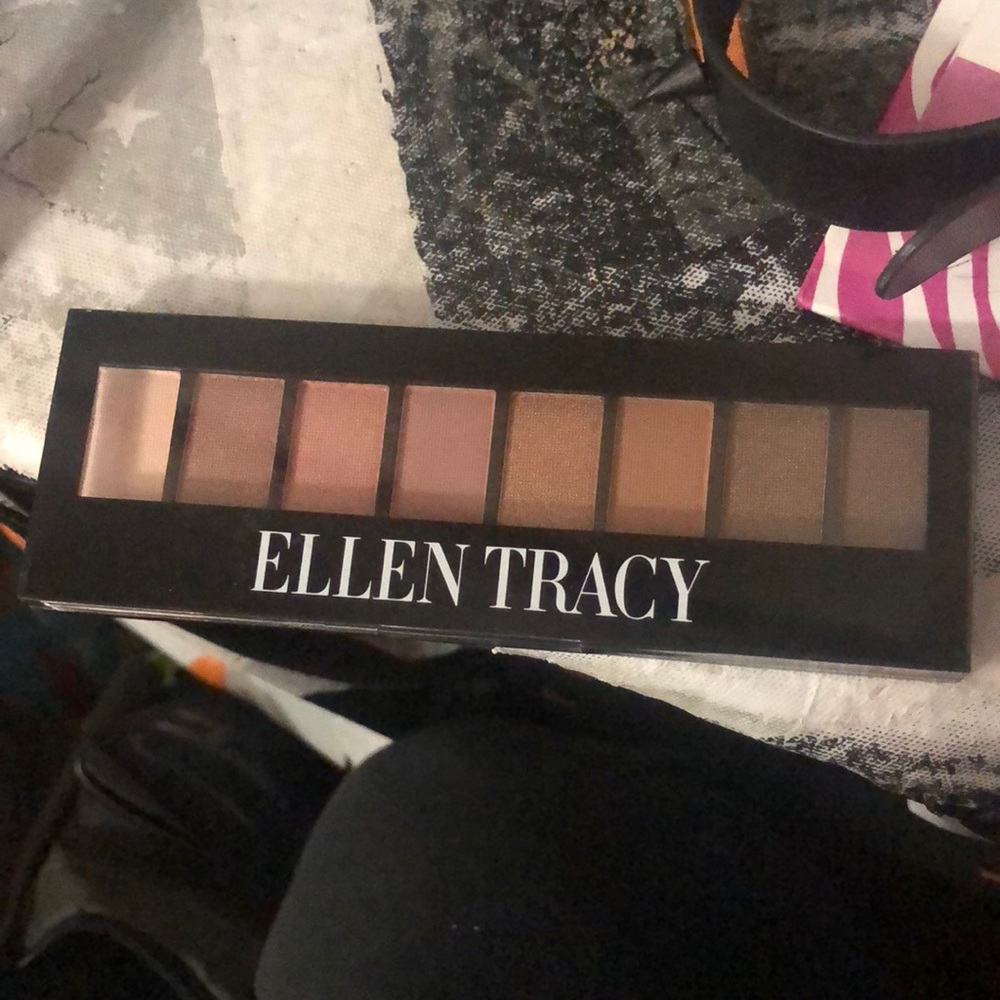 Ellen Tracy Nude Eyeshadow 8 colors